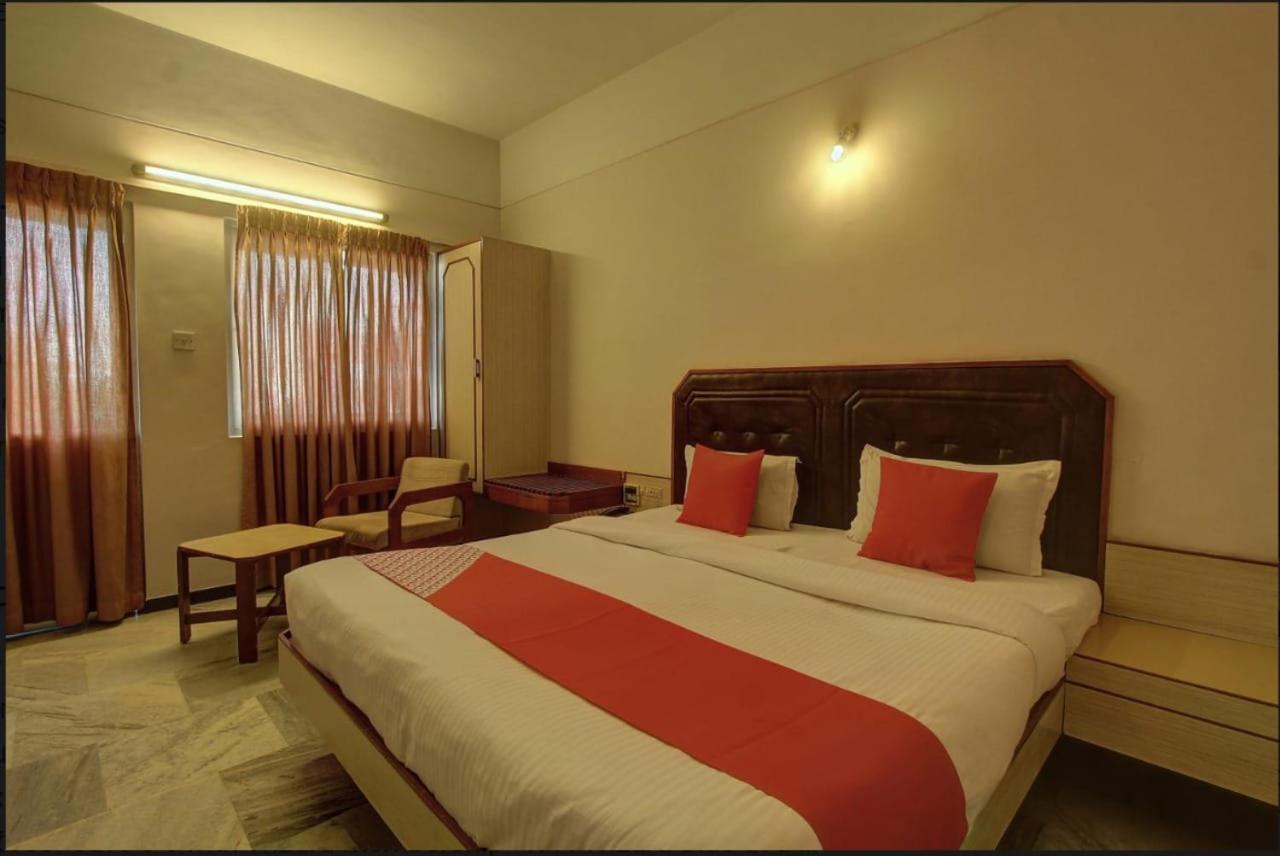 Hotel Padmam Madurai Ngoại thất bức ảnh