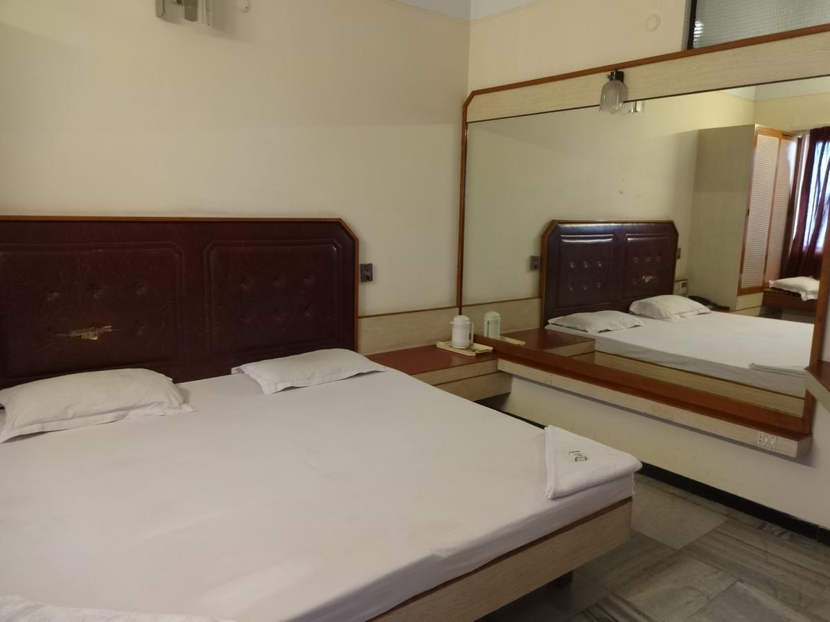 Hotel Padmam Madurai Ngoại thất bức ảnh