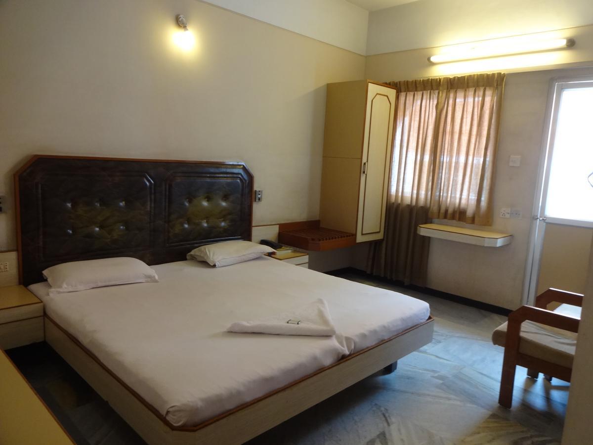 Hotel Padmam Madurai Ngoại thất bức ảnh